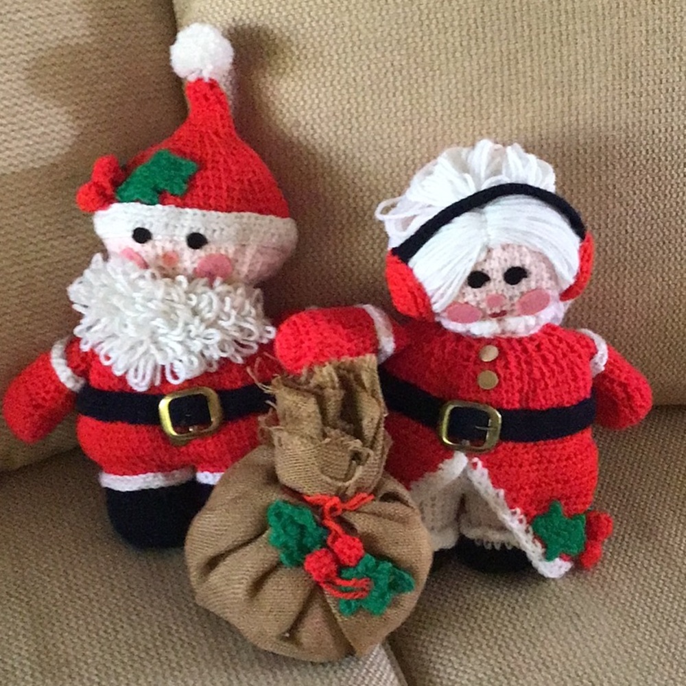 Vintage Mr & Mrs Santa Clause with Santa’s Sac HAND CRAFTED Crochet!